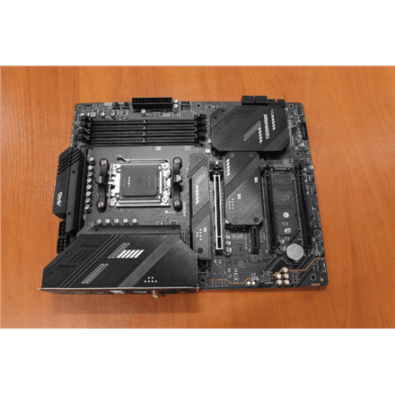 SALE OUT. MSI MAG X670E TOMAHAWK WIFI – image 1